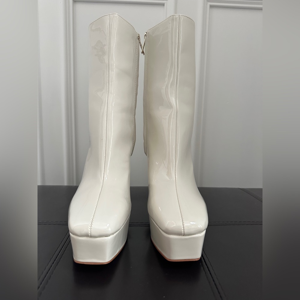 Guess Platform Boots – Size 9 (Ivory)